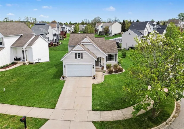 2nd image of 5918 Eaglechase Dr, Grand Rapids, MI 49512 | MLS# 70528664