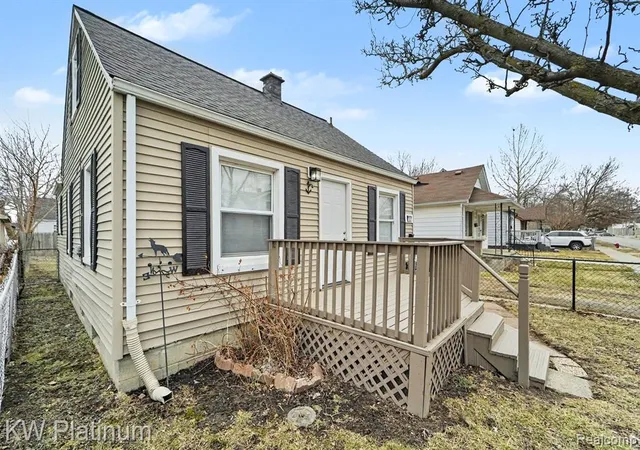 Homes for sale in Warren, MI | 7527 Toepfer Rd, Warren, MI 48091 | MLS# 60973162