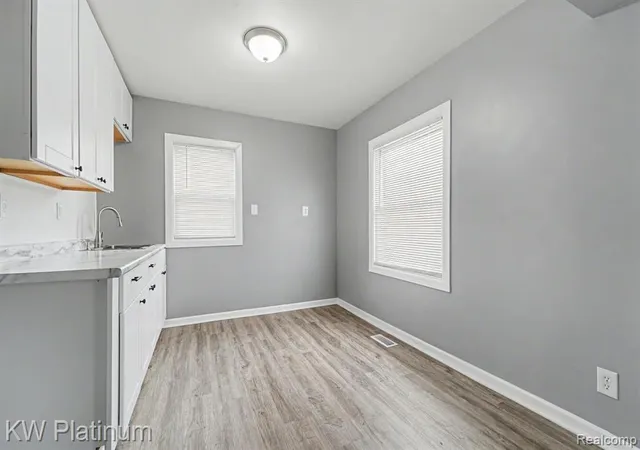 Homes for sale in Warren, MI | 7527 Toepfer Rd, Warren, MI 48091 | MLS# 60973162