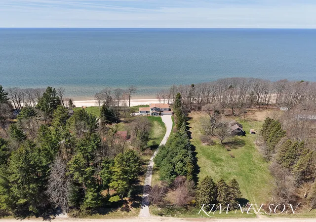 Homes for sale in Montague, MI | 8937 S Indian Hills Rd, Montague, MI 49437 | MLS# 70527603