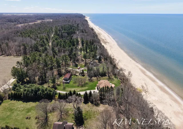 Homes for sale in Montague, MI | 8937 S Indian Hills Rd, Montague, MI 49437 | MLS# 70527603