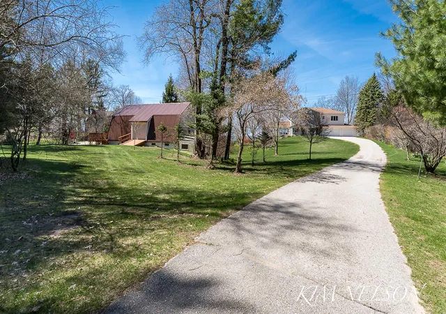 Homes for sale in Montague, MI | 8937 S Indian Hills Rd, Montague, MI 49437 | MLS# 70527603