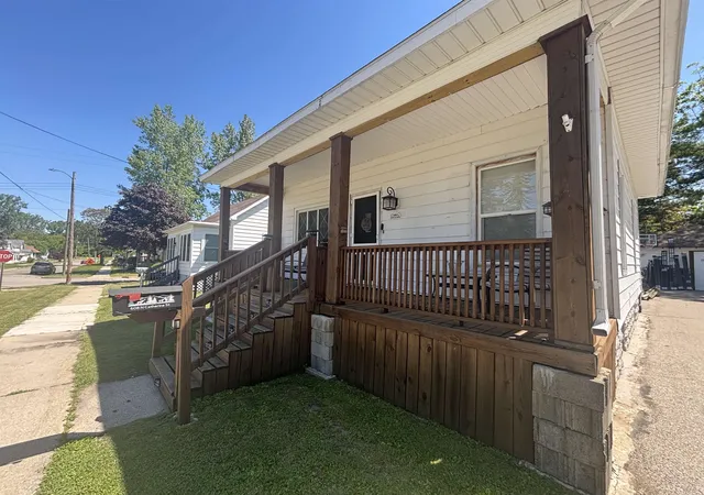 Homes for sale in Bay City, MI | 608 N Catherine St, Bay City, MI 48706 | MLS# 50209743
