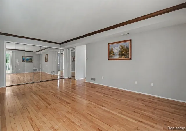 3rd image of 29890 W 12 Mile Rd Rd, Farmington Hills, MI 48334