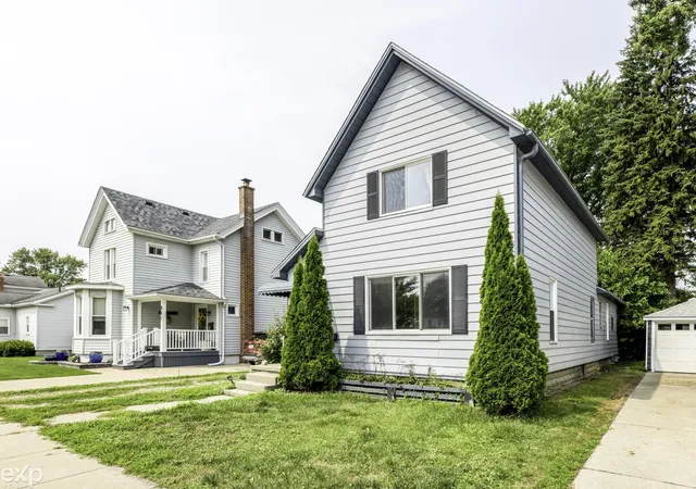 Photo 3 of Single family home for sale at 249 N Main St, Marine City, MI 48039 | MLS# 50219427 | Listing updated on 2026-08-29