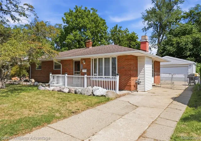 Photo 2 of Sale Pending at 5221 Hayes St, Wayne, MI 48184 2294 | MLS# 61025532 | Listing updated on 2026-08-30