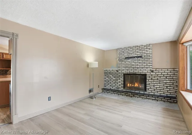 Photo 4 of Sale Pending at 5221 Hayes St, Wayne, MI 48184 2294 | MLS# 61025532 | Listing updated on 2026-08-30