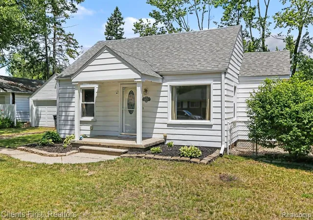 Homes for sale in Westland, MI | 34728 Pardo St, Westland, MI 48185 | MLS# 61003176