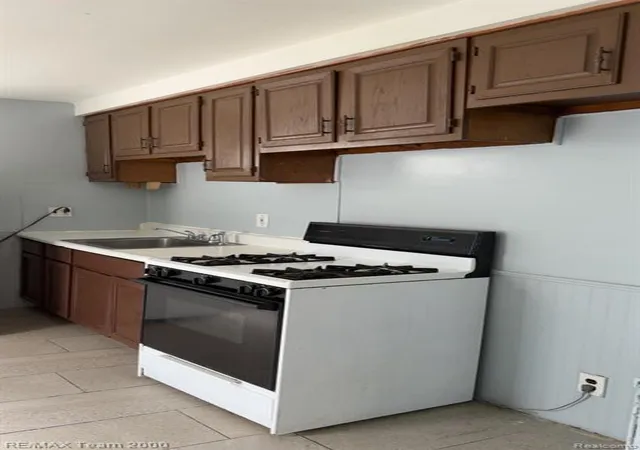 Homes for sale in Lincoln Park, MI | 1774 Detroit Ave, Lincoln Park, MI 48146 | MLS# 61007851