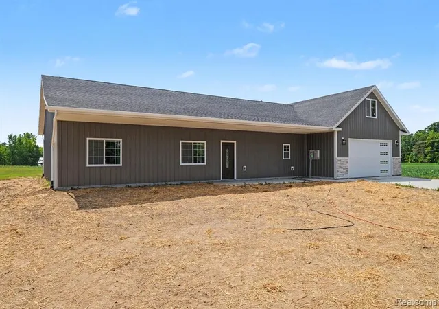 Photo 4 of Single family home for sale at 12425 Old Miller Rd, Lennon, MI 48449 | MLS# 61015543 | Listing updated on 2026-08-24