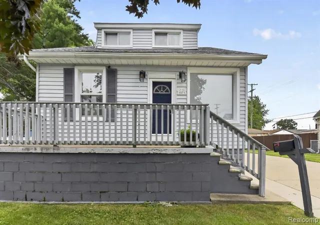 Homes for sale in Wyandotte, MI | 1871 7Th St, Wyandotte, MI 48192 | MLS# 61004094