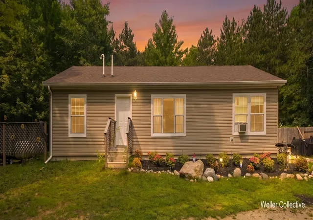 2nd image of 4959 W Jack Pine Dr, Grant, MI 49327 | MLS# 70552129