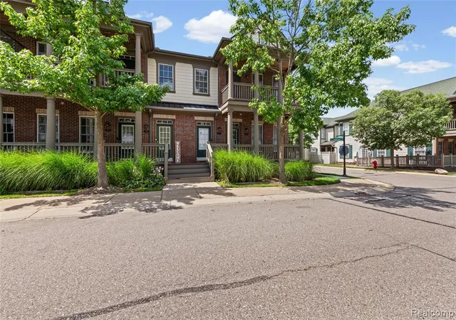 2nd image of 207 Jotham Ave, Auburn Hills, MI 48326 | MLS# 61016884