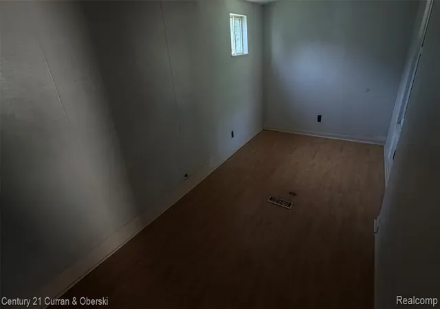 Photo 4 of Sale Pending at 2951 S Edsel St, Detroit, MI 48217 1024 | MLS# 61010930 | Listing updated on 2026-08-28