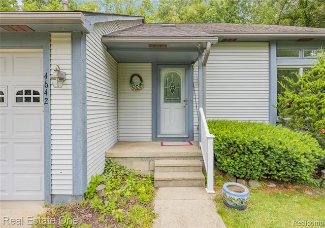 Homes for sale in Commerce Township, MI | 4642 Ponderosa St, Commerce Township, MI 48382 | MLS# 61011249