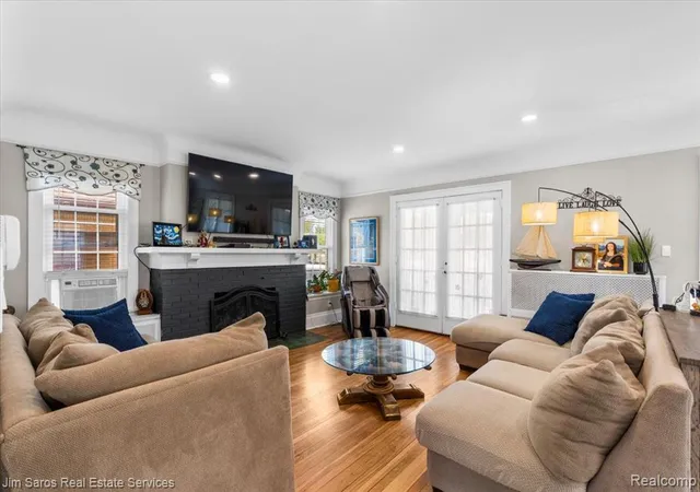 Homes for sale in Grosse Pointe Park, MI | 1215 Nottingham Rd, Grosse Pointe Park, MI 48230 | MLS# 61000443