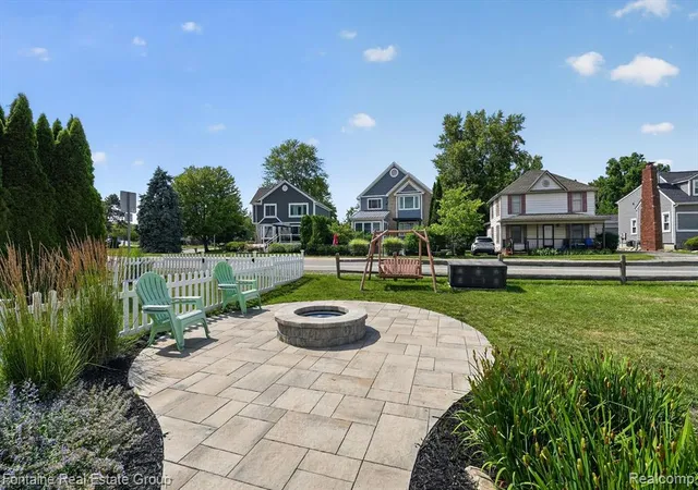 4th image of 240 Rosebud Ct, Walled Lake, MI 48390 | MLS# 61010240