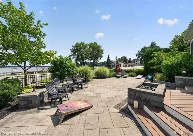 5th image of 240 Rosebud Ct, Walled Lake, MI 48390 | MLS# 61010240