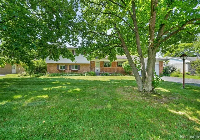Homes for sale in Farmington Hills, MI | 32533 Nestlewood St, Farmington Hills, MI 48334 | MLS# 61010789