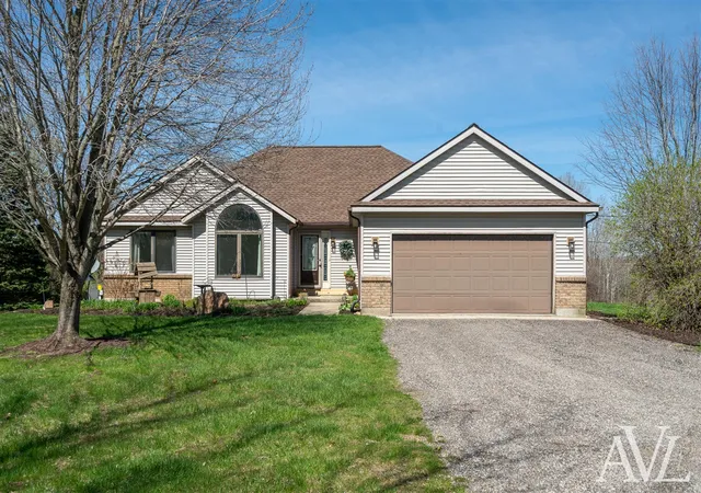 Homes for sale in Belding, MI | 11855 Woodland Park Dr, Belding, MI 48809 | MLS# 70525696