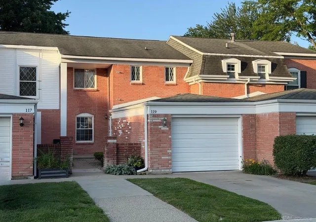 Homes for sale in Rochester Hills, MI | 119 Manor Wy, Rochester Hills, MI 48309 | MLS# 50213757