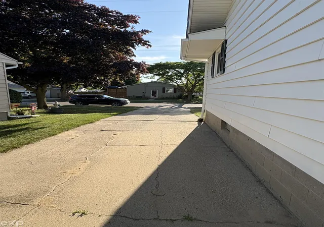 Homes for sale in Essexville, MI | 1101 Maple St, Essexville, MI 48732 | MLS# 50214123