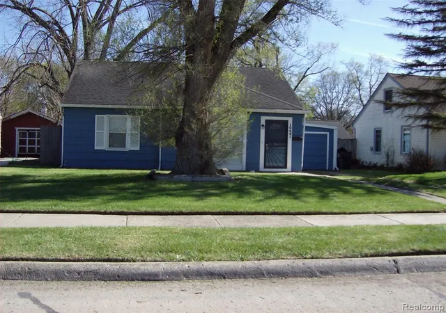 Photo 3 of Single family home for sale at 10641 Troy St, Oak Park, MI 48237 | MLS# 60987557 | Listing updated on 2026-08-25
