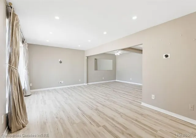 5th image of 8700 Common Rd, Warren, MI 48093 | MLS# 60998991
