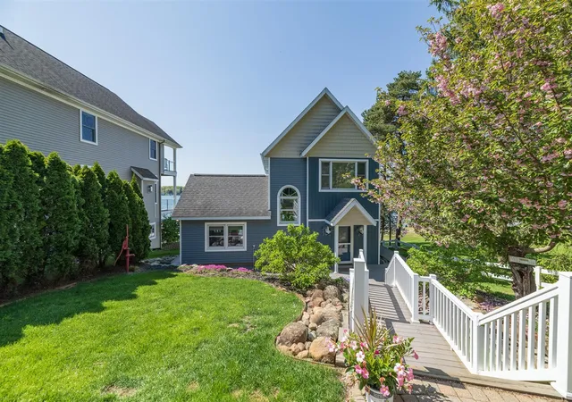 4th image of 1401 E Crooked Lake Dr, Kalamazoo, MI 49009 | MLS# 70539314