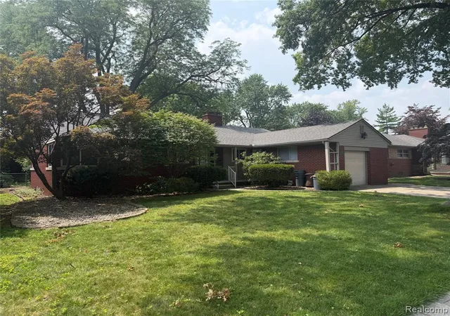 Photo 2 of Single family home for sale at 2221 Davis St, Wyandotte, MI 48192 3540 | MLS# 61011153 | Listing updated on 2026-09-14