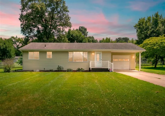 Homes for sale in Three Rivers, MI | 17175 Moorepark Rd, Three Rivers, MI 49093 | MLS# 70543479