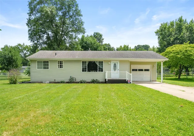 Homes for sale in Three Rivers, MI | 17175 Moorepark Rd, Three Rivers, MI 49093 | MLS# 70543479