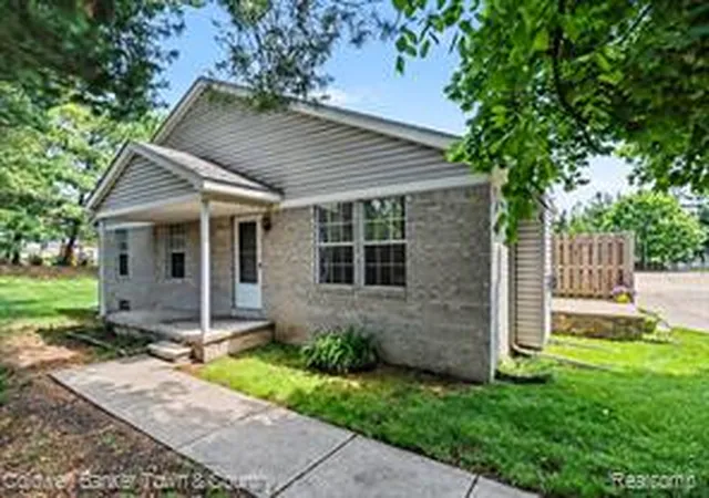 Homes for sale in Shelby Township, MI | 47083 Auburn Ct, Shelby Township, MI 48317 | MLS# 61008958