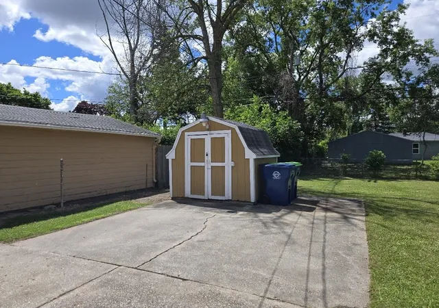 Photo 3 of Single family home for sale at 549 Pioneer Trl, Saginaw, MI 48604 | MLS# 50212315 | Listing updated on 2026-09-08