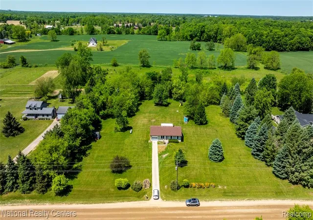 Homes for sale in Fowlerville, MI | 7191 Nicholson Rd, Fowlerville, MI 48836 | MLS# 60998852