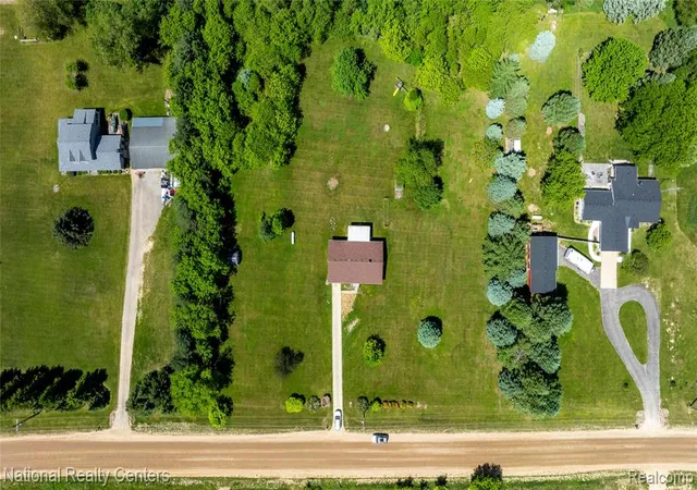 Homes for sale in Fowlerville, MI | 7191 Nicholson Rd, Fowlerville, MI 48836 | MLS# 60998852