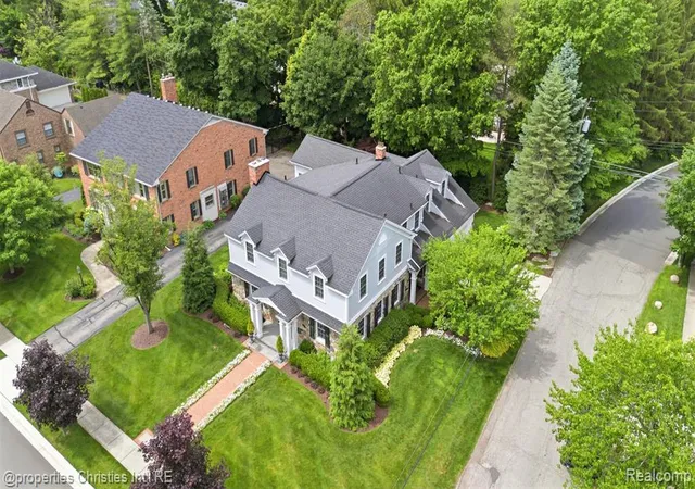 1st image of 485 Westwood Dr, Bloomfield Hills, MI 48301 2652 | MLS# 61006270
