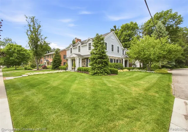4th image of 485 Westwood Dr, Bloomfield Hills, MI 48301 2652 | MLS# 61006270
