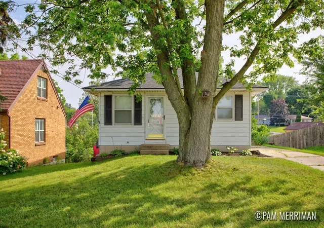 Homes for sale in Grand Rapids, MI | 1735 Woodworth St, Grand Rapids, MI 49525 | MLS# 70542847