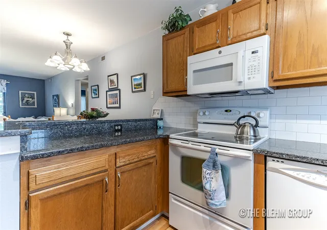 Homes for sale in Grand Rapids, MI | 3288 Devonwood Hls, Grand Rapids, MI 49525-1399
