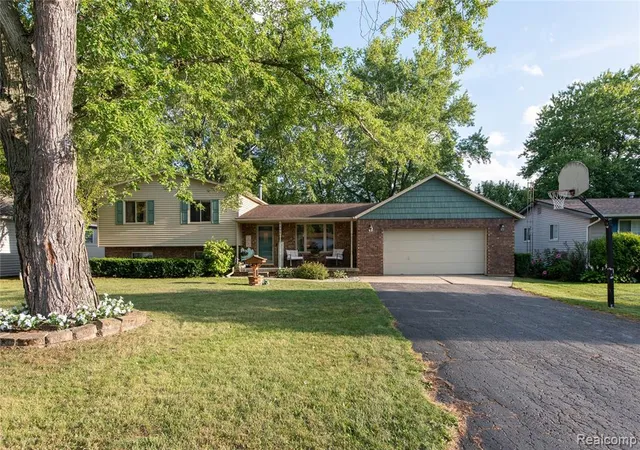Photo 3 of Single family home for sale at 4395 Regency Rd, Swartz Creek, MI 48473 8807 | MLS# 61023761 | Listing updated on 2026-08-23