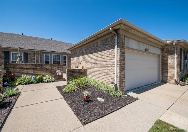 Photo 5 of Sale Pending at 50325 Pepper Tree Dr, Macomb, MI 48044 | MLS# 61017684 | Listing updated on 2026-08-07