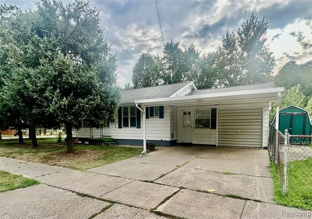 1st image of 1005 N Jackson St, Lapeer, MI 48446 | MLS# 61022485