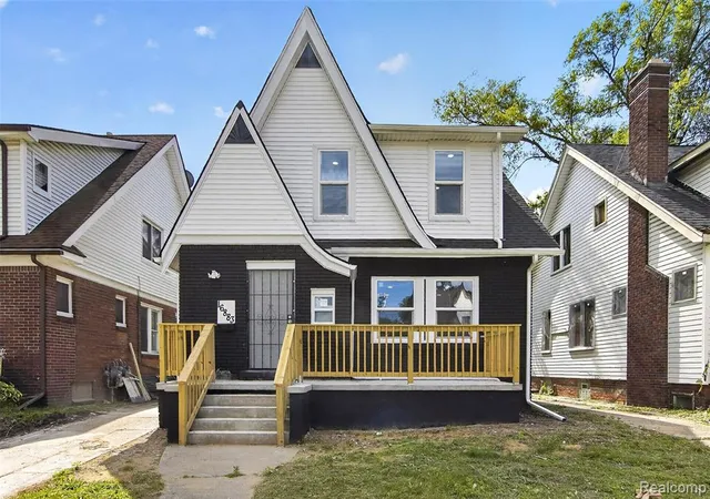 Photo 2 of Sale Pending at 16883 Santa Rosa Dr, Detroit, MI 48221 2628 | MLS# 61005280 | Listing updated on 2026-10-11