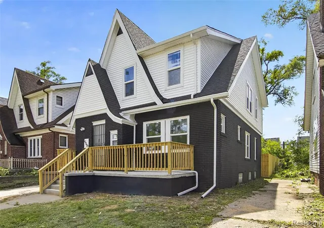 Photo 3 of Sale Pending at 16883 Santa Rosa Dr, Detroit, MI 48221 2628 | MLS# 61005280 | Listing updated on 2026-10-11