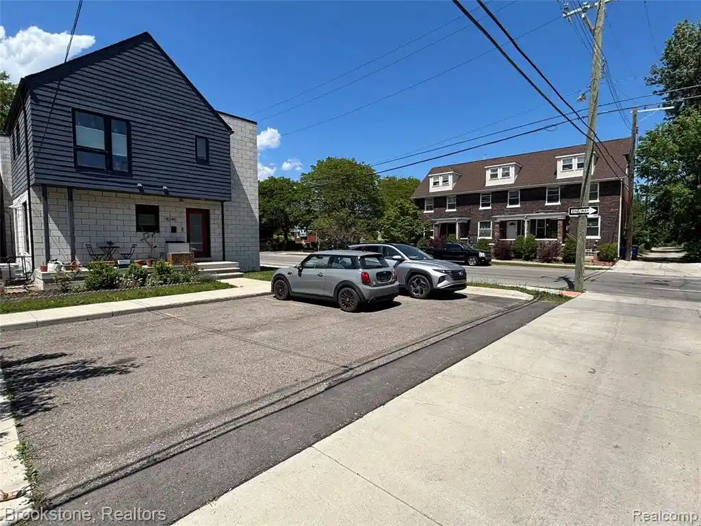 Listing Photo 13 - Condo for sale in 112 Mount Vernon St located at 112 Mount Vernon St, Wayne, MI 48202 - Unit 112 Mount Vernon St
