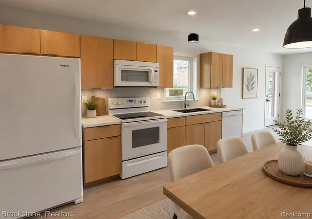 Listing Photo 4 - Condo for sale in building located at 112 Mount Vernon St, Wayne, MI 48202 - Unit #6