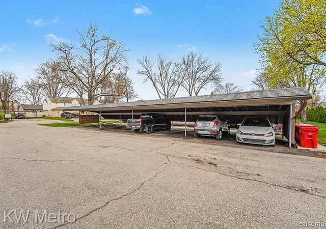 Homes for sale in Livonia, MI | 15048 Fairfield St, Livonia, MI 48154 | MLS# 60984129