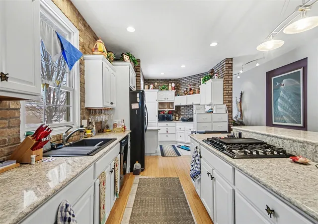 Listing Photo 5 - Condo for sale in building located at 1087 Barrington, Grand Rapids, MI 49534