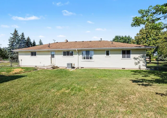 Photo 16 of Sale Pending at 802 N SE Boutell Rd, Essexville, MI 48732 | MLS# 50216578 | Listing updated on 2026-07-30